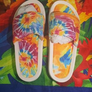 BRAND NEW COLORFUL FLATS/SLIDES SIZE 9